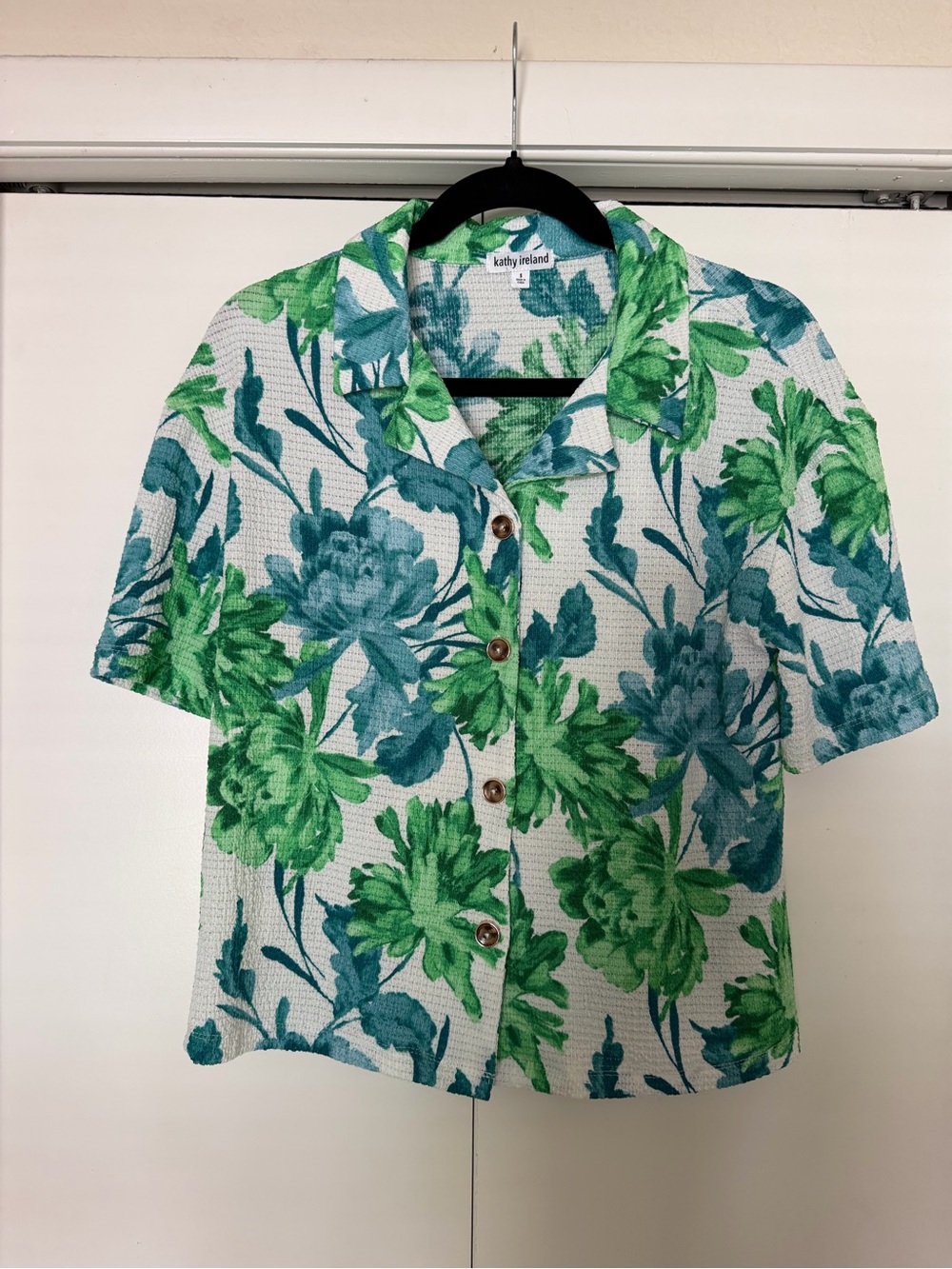 kathy ireland Green & Teal Floral Short Sleeve Button-Front Shirt
